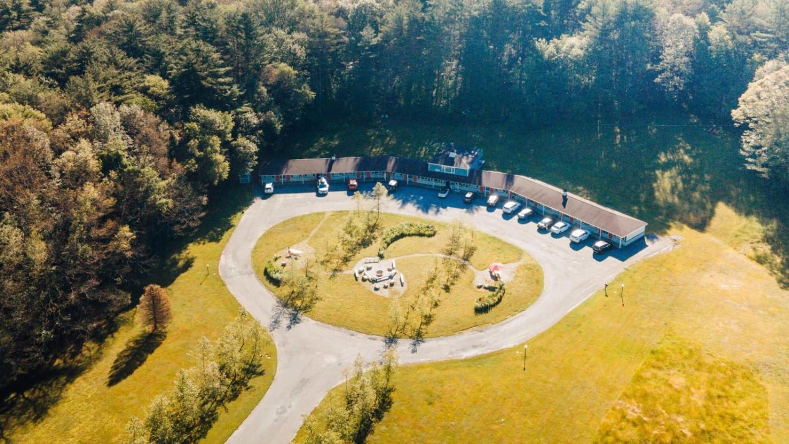 The Little Lion Motel
